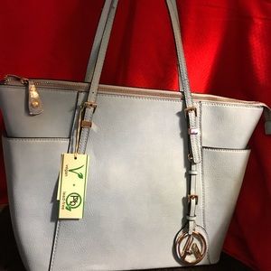 Handbag in powder blue